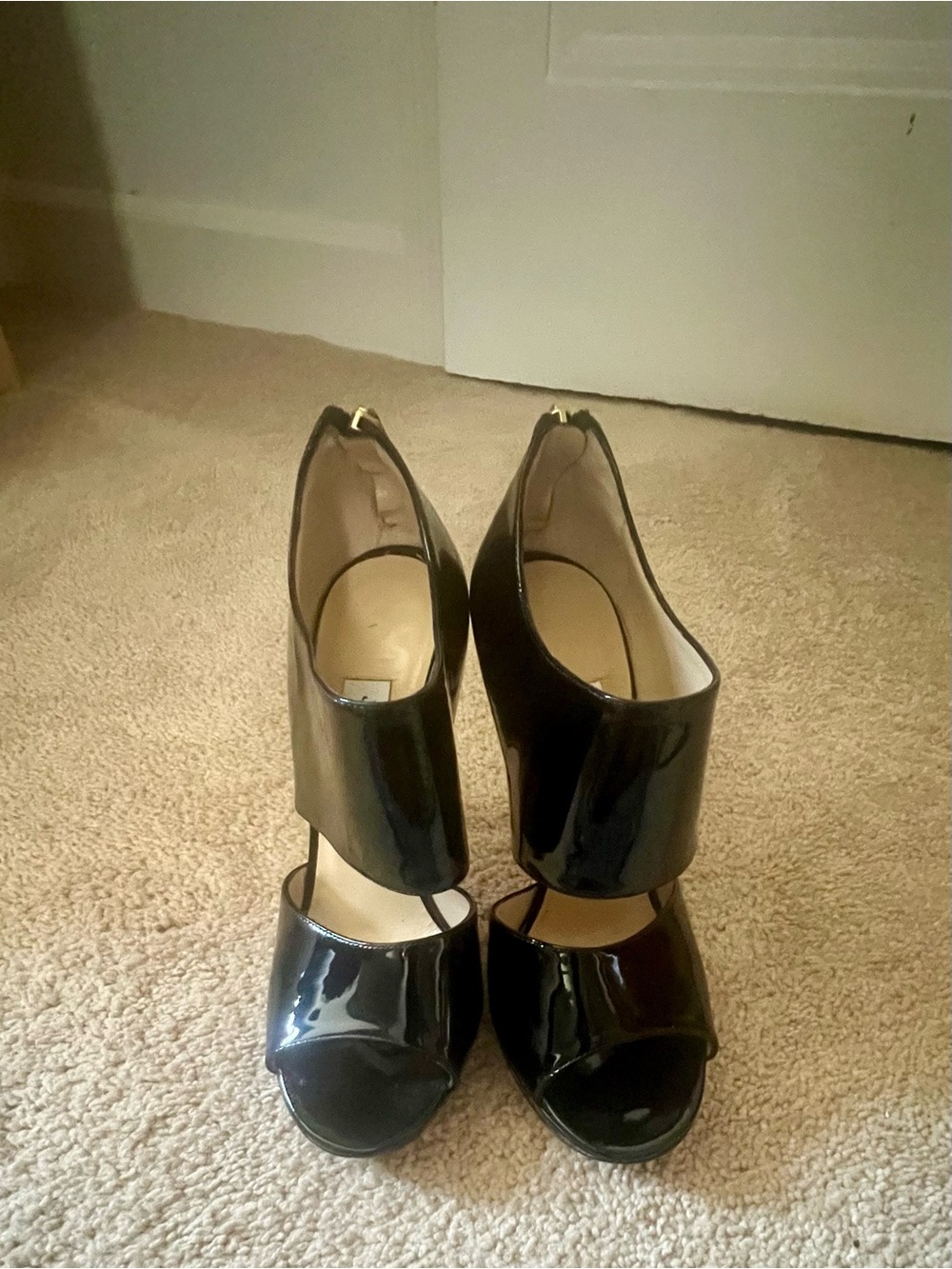 Jimmy Choo Black Patent Open-Toe High Heel Sandals Excellent Condition.